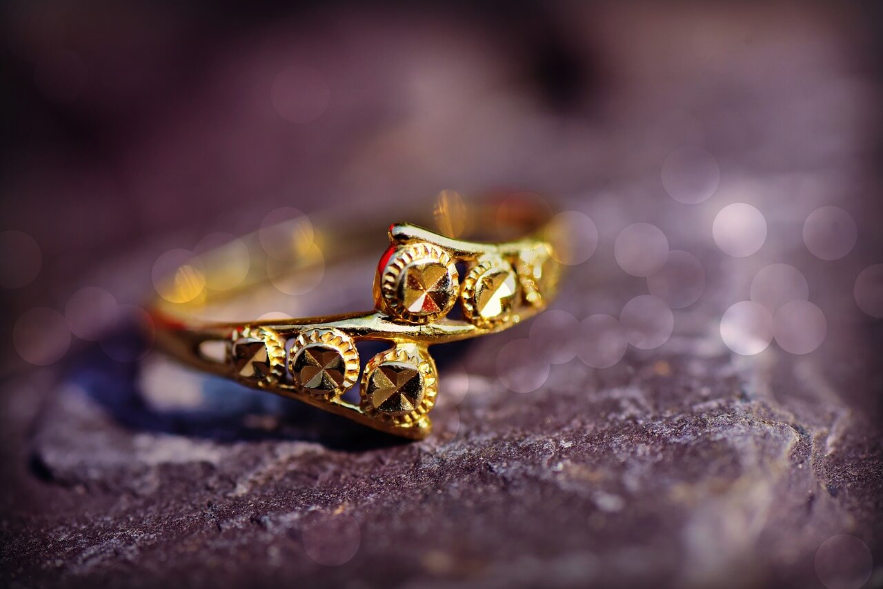 The Role of Provenance in Jewelry and Gemstone Value